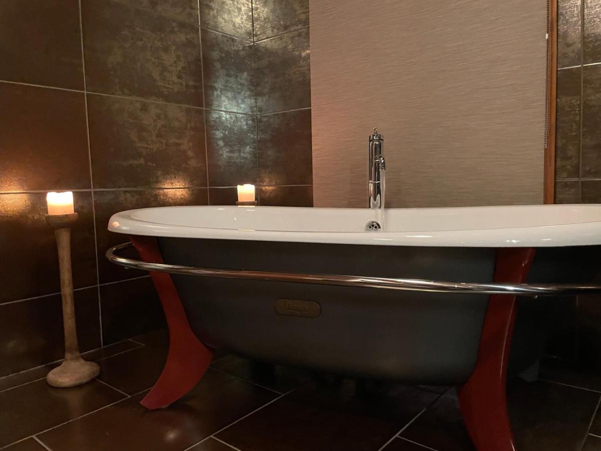 Tomatin - Luxury Two Bedroom Log Cabin With Hot Tub Berwick Upon Tweed Dış mekan fotoğraf