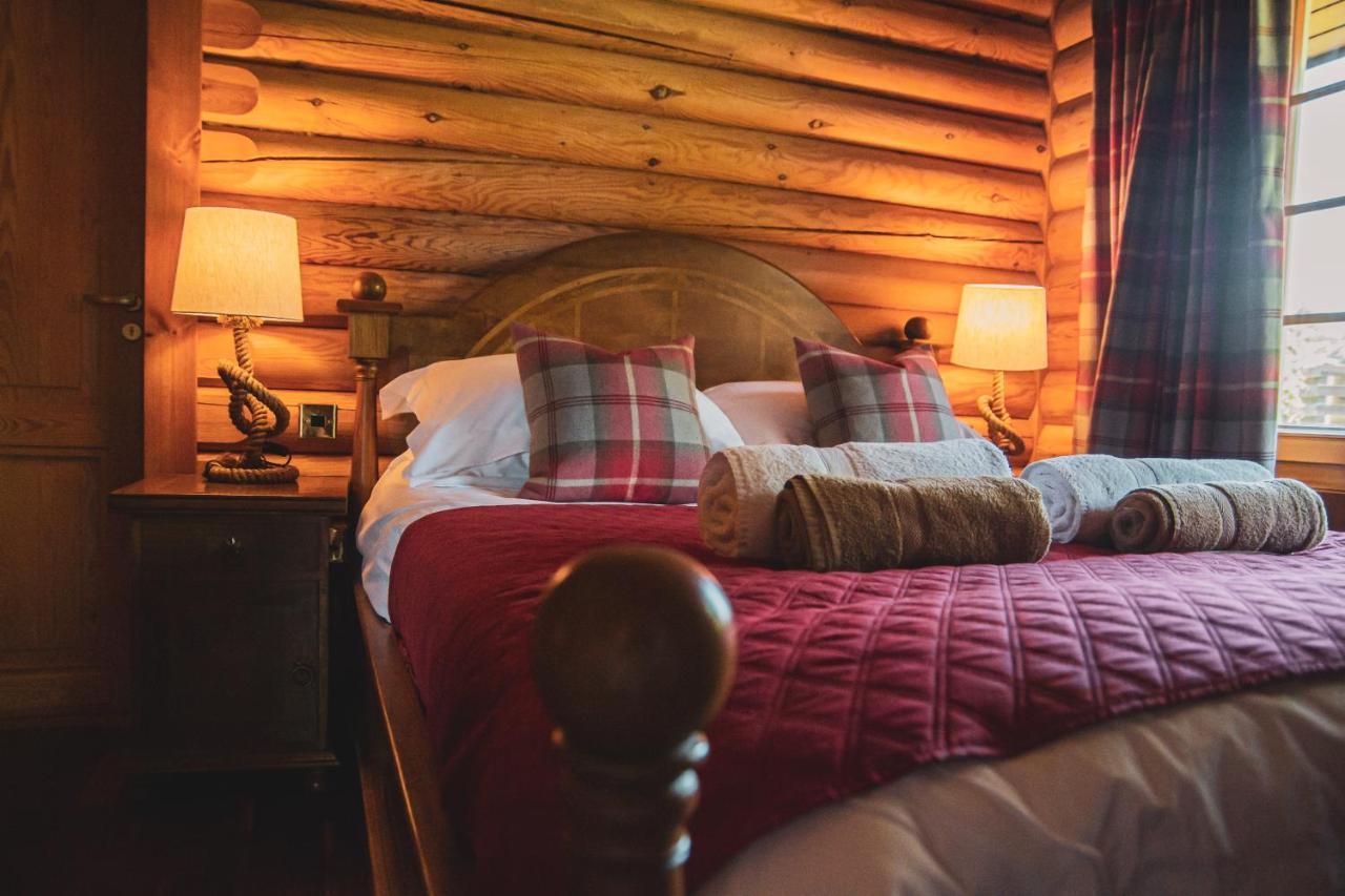 Tomatin - Luxury Two Bedroom Log Cabin With Hot Tub Berwick Upon Tweed Dış mekan fotoğraf