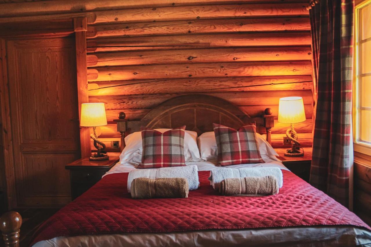 Tomatin - Luxury Two Bedroom Log Cabin With Hot Tub Berwick Upon Tweed Dış mekan fotoğraf