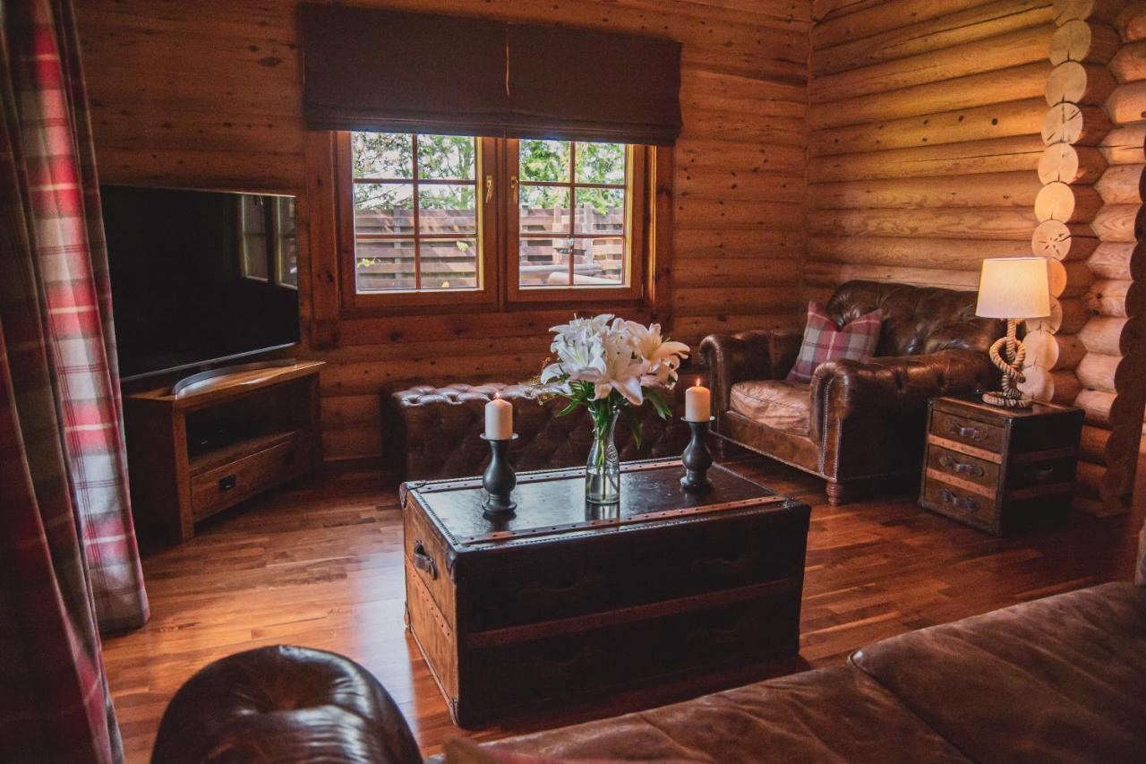 Tomatin - Luxury Two Bedroom Log Cabin With Hot Tub Berwick Upon Tweed Dış mekan fotoğraf