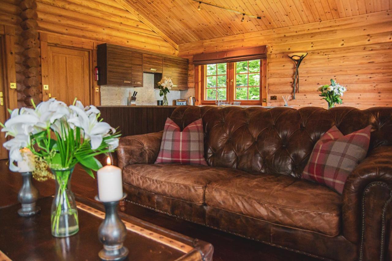 Tomatin - Luxury Two Bedroom Log Cabin With Hot Tub Berwick Upon Tweed Dış mekan fotoğraf